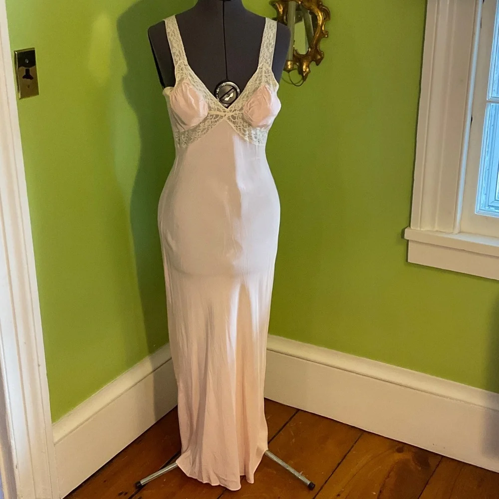 Vintage 40s/50s rayon bias cut nightgown - Picture 1 of 5